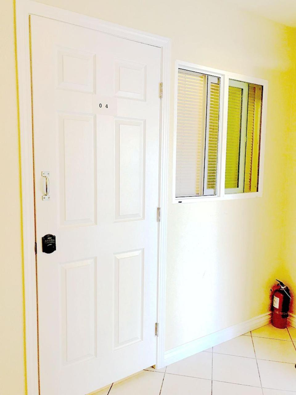 New Bedroom Queen Size Bed At Vegas For Rent-4 Privatunterkunft *